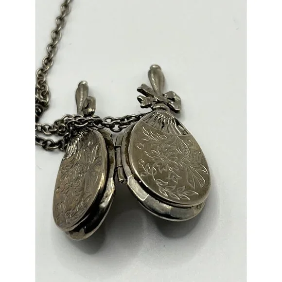Antique "1928"  Floral Engraved Locket Pendant Necklace Silver-Tone Chain - Picture 3 of 9